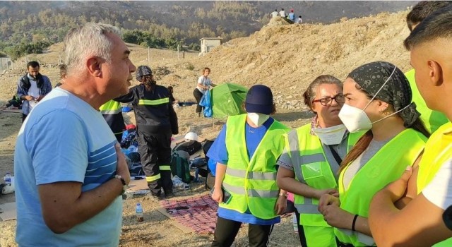 CHP Aydın İl Başkanı Ali Çankır, yangın bölgesindeki vatandaşlarla bir araya geldi