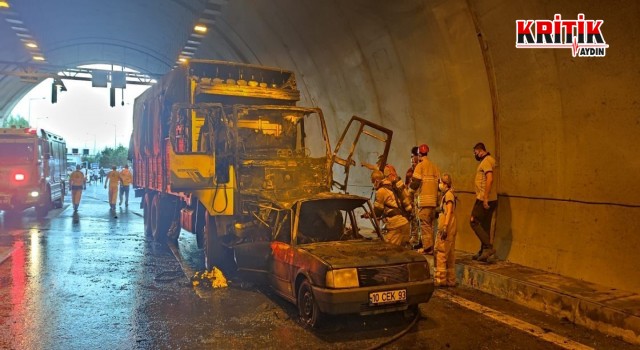 İzmir-Aydın Otobanı’nda feci kaza: 4 kişi hayatını kaybetti