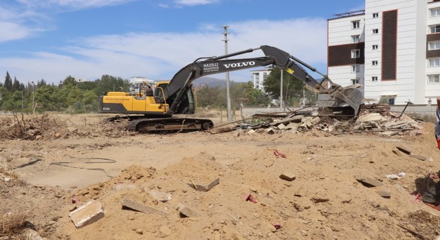 Nazilli Belediyesi yeşil Mahalle’de yeni yolların yapımına başladı