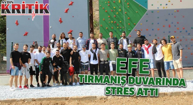 Efe tırmanış duvarında stres attı