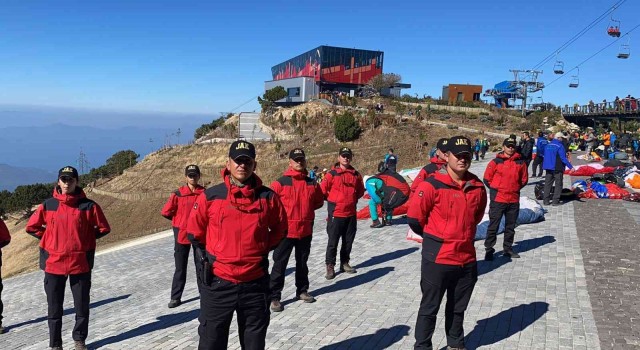 Jandarma hava oyunlarındaki kazalara anında müdahale ediyor