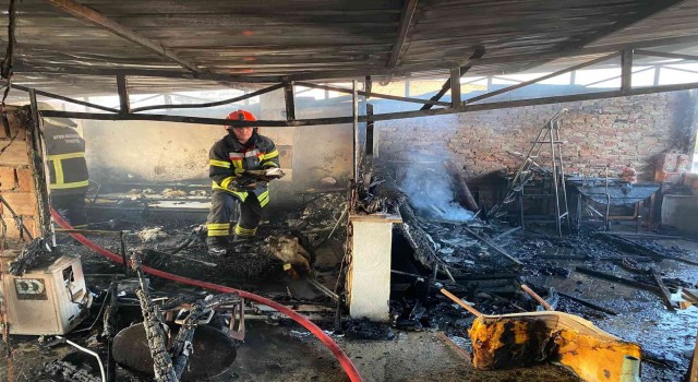 Nazilli’deki çatı yangını korkuttu