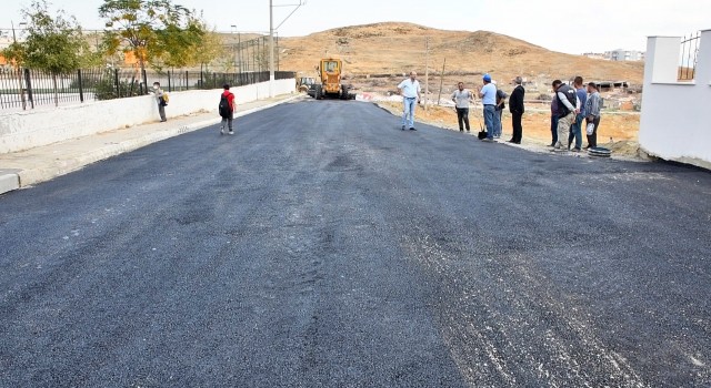 Söke Belediyesi’nden Savuca Okulu Yoluna Sıcak Asfalt