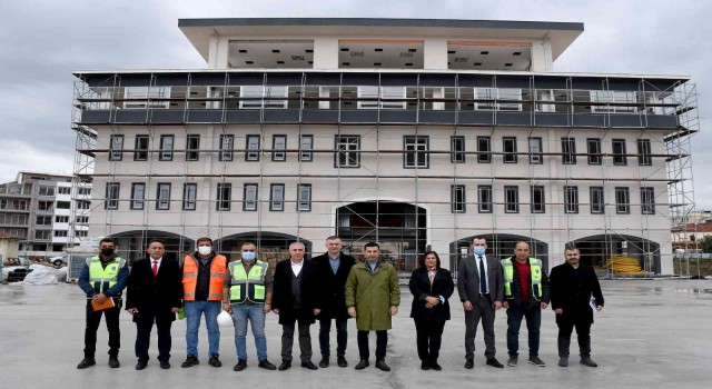 Kuşadası Belediyesi yeni hizmet binasına kavuşuyor