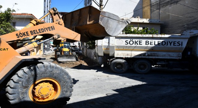 YENİCAMİ MAHALLESİ’NDE ÇARŞI MERKEZİ YENİ YOL VE KALDIRIMLARINA KAVUŞUYOR