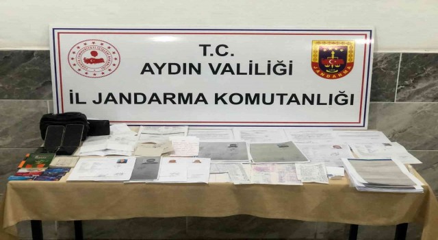 İstihbaratçıyım deyip, vatandaşları dolandırdı