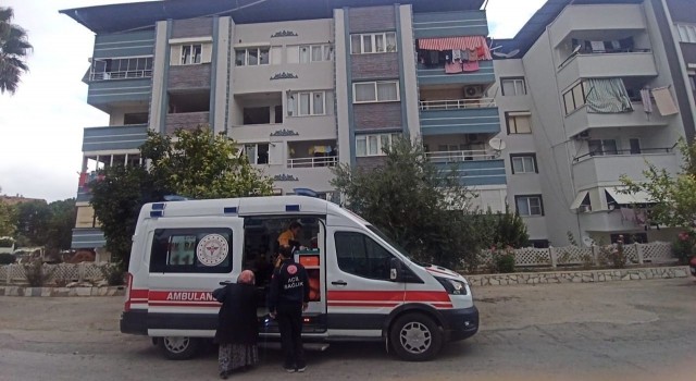 Emekli polis evinde ölü bulundu