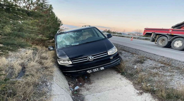 AKP’ye geçen Özcan, Afyonkarahisar’da kaza yaptı