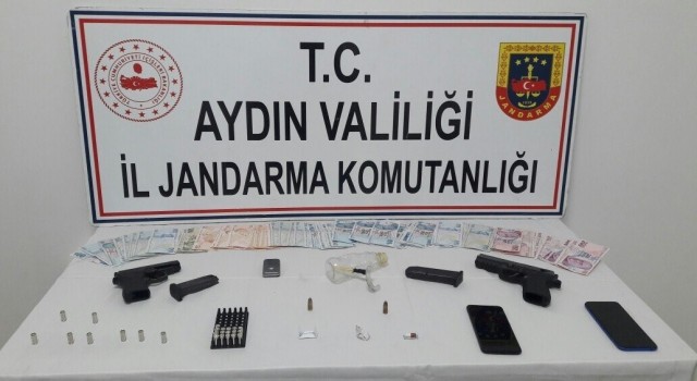 Aydın’da 12 yıl 9 ay kesinleşmiş hapis cezası bulunan uyuşturucu satıcısı yakalandı