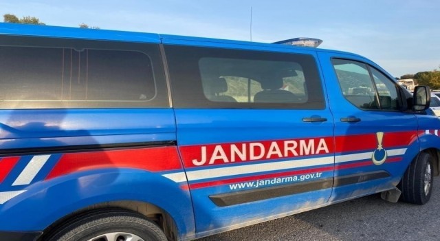 Aydın’da aranan şahıslar jandarmaya takıldı