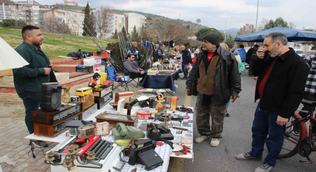 Bu pazara gelen insanlar ’geçmişe yolculuk’ yapıyor