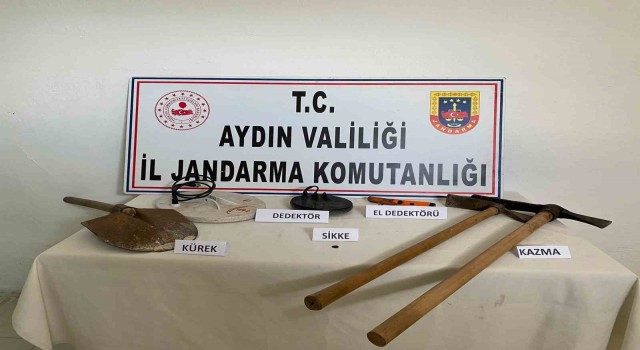 Kaçak kazı yapan 3 şüpheli jandarma tarafınsan suçüstü yakalandı