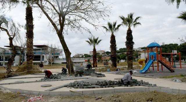 Yeni parklar Kuşadası’na nefes oluyor