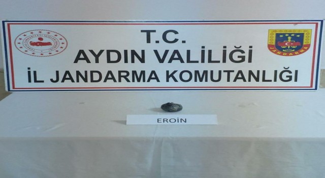 Otobüsteki yolcuların üzerinden uyuşturucu madde ele geçirildi