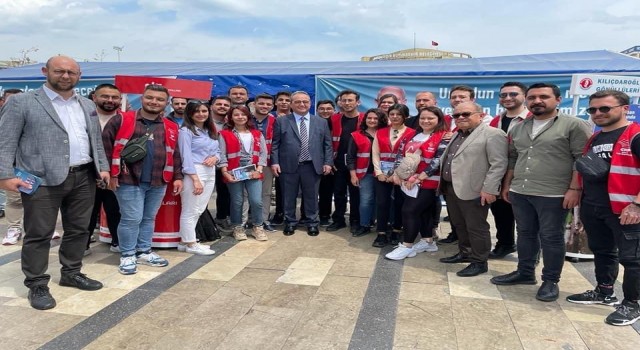 CHP’li Bülent Tezcan’dan siyasi nezaket örneği