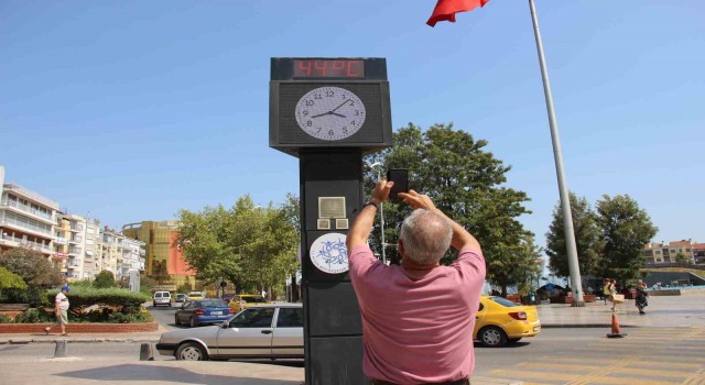 Aydın en sıcak gününü yaşadı, termometreler 44 dereceyi gördü