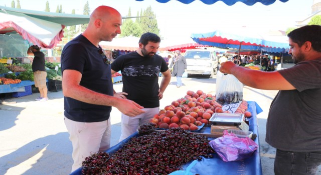 BAŞKAN ARIKAN’DAN YENİKENT PAZARI ZİYARETİ