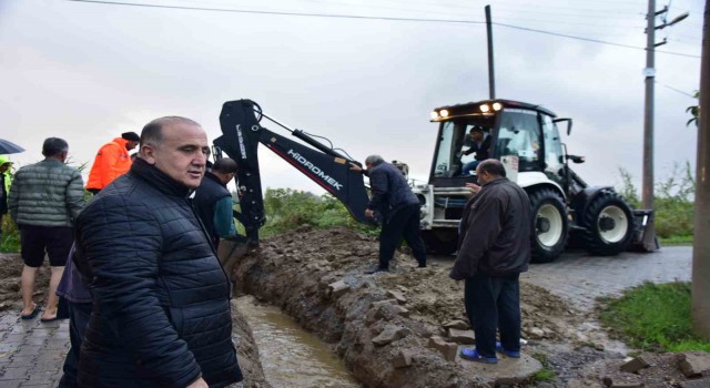 İncirliova’da sağanak yağış sonrası mücadele gece boyunca sürdü