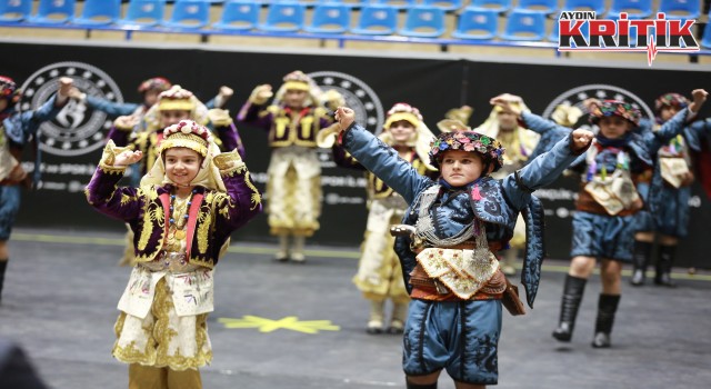 Efeler Sahnedeydi! Aydın’da Halk Oyunları İl Yarışmasında Kültürün Gücü Konuştu