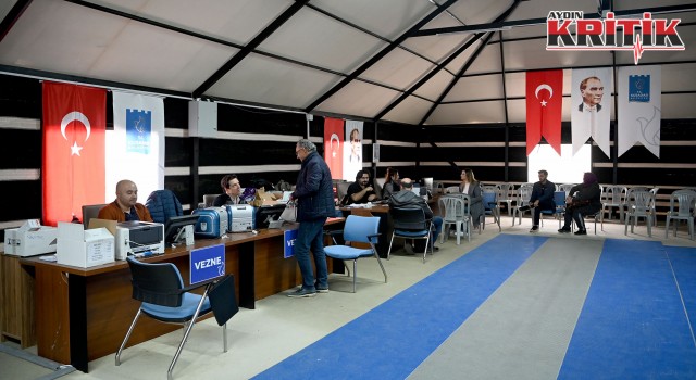 KUŞADASI BELEDİYESİ’NİN YÖRÜK HİZMET ÇADIRINDA TÜM İŞLEMLER KOLAYLIKLA YAPILIYOR