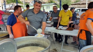 İmece usulü parayla hayır yemeği verdiler, yağmur duası yaptılar