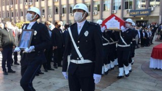 Evinde ölü bulunan hakim Tuncalı için Aydın Adliyesi önünde tören düzenlendi