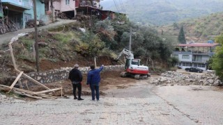 Başkan Özcan, Işıklar Mahallesi’nde incelemelerde bulundu