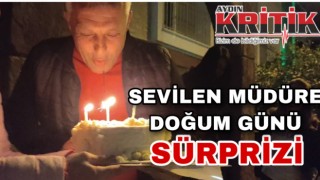 Sevilen müdüre doğum günü sürprizi