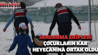 Jandarma ekipleri çocukların kar heyecanına ortak oldu