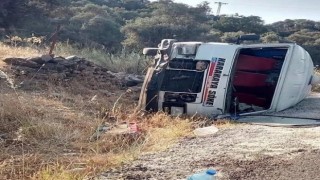 Aydın’da yolcu minibüsü devrildi: 3 yaralı