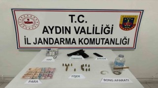 Durdurulan araçtan yeşil reçeteli uyuşturucu çıktı