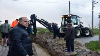 İncirliova’da sağanak yağış sonrası mücadele gece boyunca sürdü