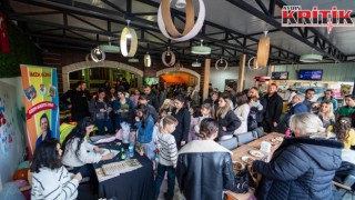 SÖKELİ MİNİK OKURLAR GİZEM ÖĞRETMENİN İMZA GÜNÜNDE BULUŞTU