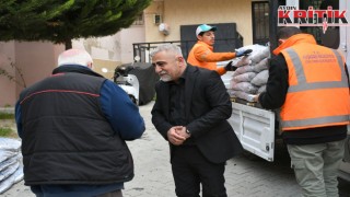 Zemheri Soğuklarında Kuşadası Belediyesi’nden İhtiyaç Sahiplerine Yakacak Desteği
