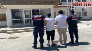 Kuşadası’nda Aranan İki Hükümlü Jandarma Operasyonuyla Yakalandı